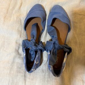 TOMS Periwinkle Bow Ankle-Wrap Flats